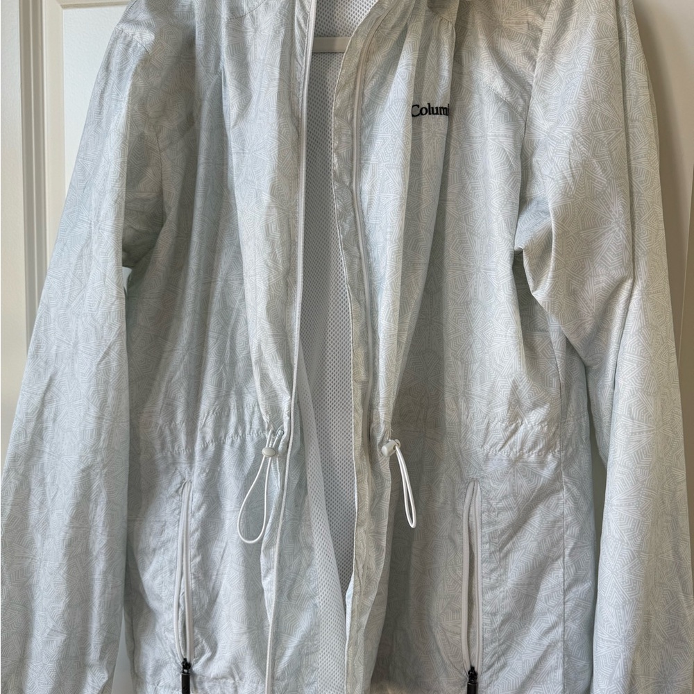 Columbia Women's Rain Jacket in Light Gray